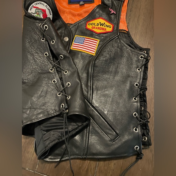 Vance Leathers Women’s 5 snap Leather Vest with lace up sides - Picture 4 of 6